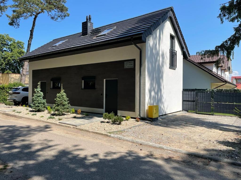 Apartamenty Przy Parku -150M Od Plazy Darlowko Luaran gambar